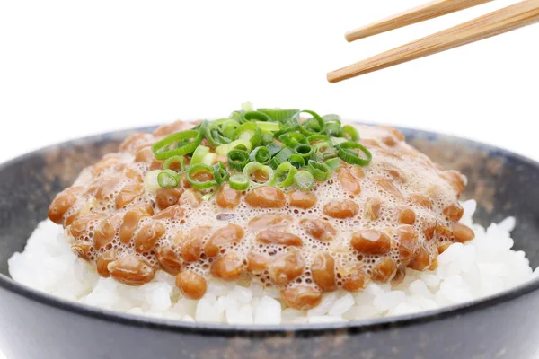 Japoński Żywności Gotowane Biały Ryż Natto Białym Tle — Zdjęcie stockowe