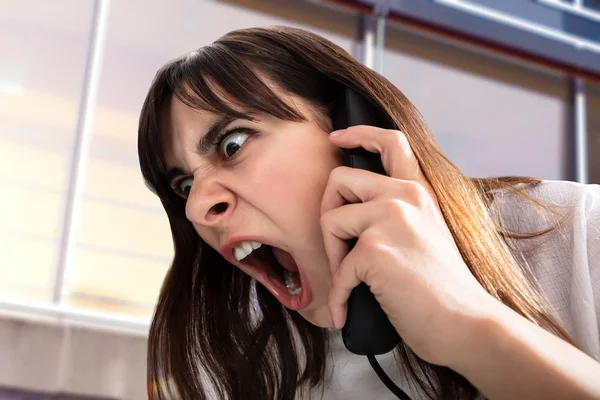 Close Frustrated Businesswoman Yelling Phone — Stock Photo, Image