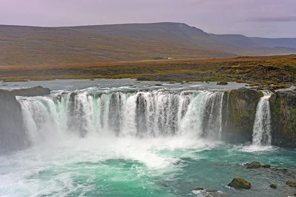 Драматический Водопад Годафосс Ландшафте Тундры Северной Исландии — стоковое фото