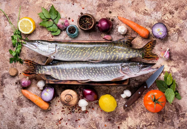魚市場の概念 新鮮な魚と調理用の食材 — ストック写真