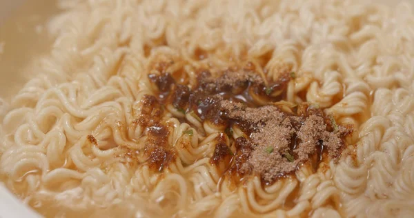 Cooking Instant Noodles — Stock Photo, Image