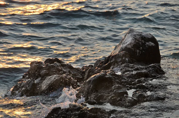 Rochers Dans Mer Méditerranée Dans Soirée — Photo