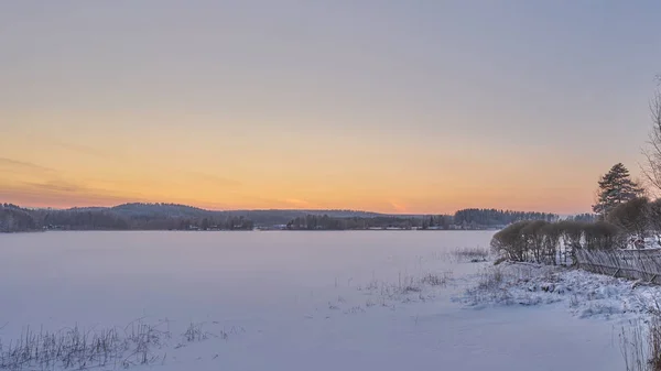 Zonsondergang Aan Het Bevroren Meer — Stockfoto