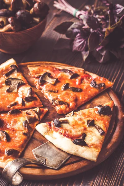 Pizza Com Cogumelos Porcini — Fotografia de Stock