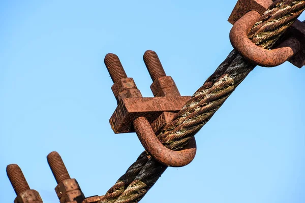 Befestigungsklemme Stahlseil Der Brücke Verbindende Elemente Der Konstruktion — Stockfoto