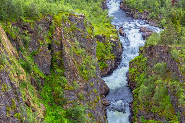 挪威山区的瀑布 沃林福森瀑布 挪威第四高峰 沃林斯福森瀑布 沃林斯福森瀑布的美丽景色 比约莱奥河 — 图库照片