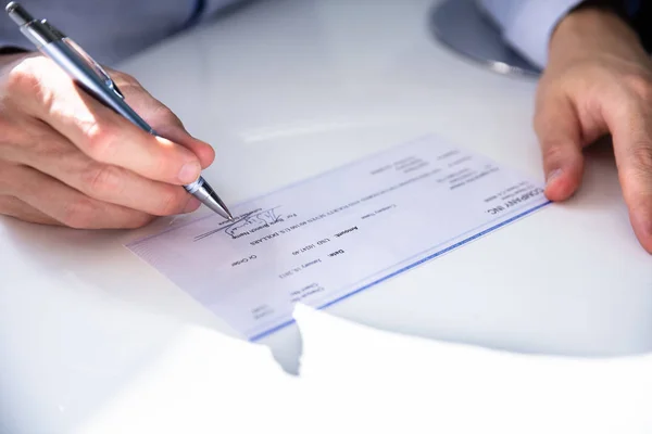 Primer Plano Escritura Humana Mano Cheque — Foto de Stock