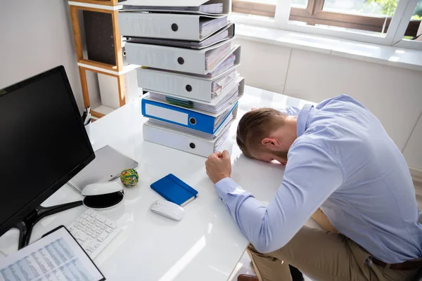 Stressed Businessman Looking Folders While Working Desk — Stock Photo, Image