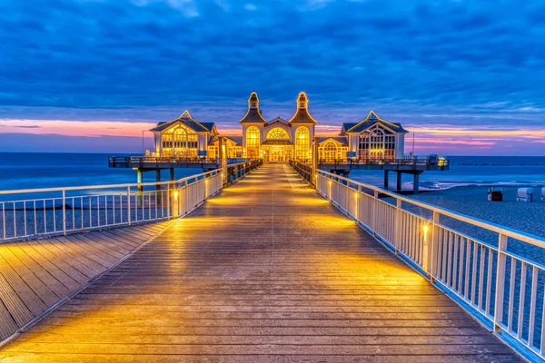 Die Schöne Seebrücke Sellin Auf Rügen Vor Sonnenaufgang — Stockfoto