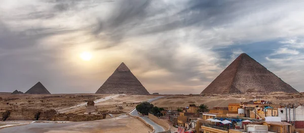 Grandes Pirâmides Gizé Vista Panorâmica Cidade — Fotografia de Stock