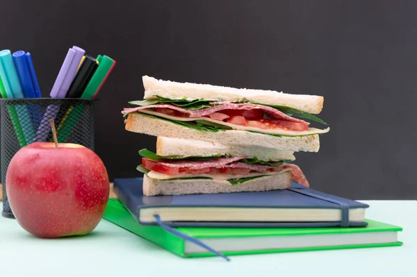 Gesund Essen Ein Sandwich Der Lunchbox — Stockfoto