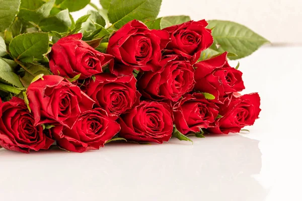 Rosas Rojas Por Amor —  Fotos de Stock