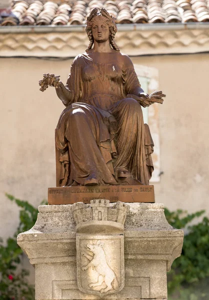 Bronze Statue Miss Liberty Sault Fountain Provence Frnace — Stock Photo, Image