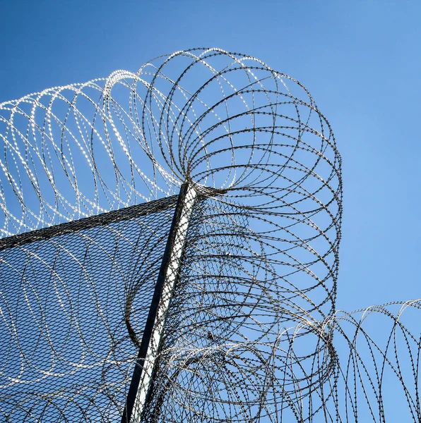 Barbed Wire Fence Prison Prevent Unauthorized Access — Stock Photo, Image