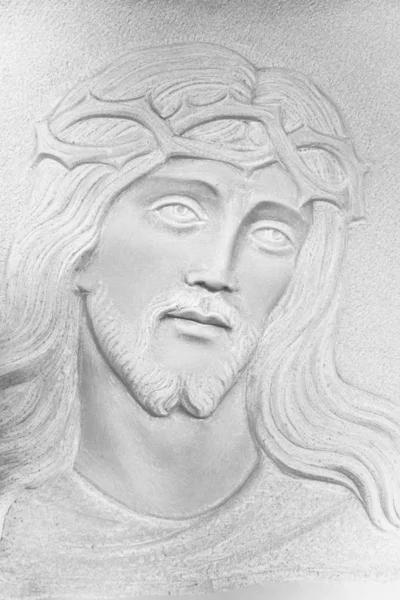 Stenen Witte Bas Reliëf Van Het Aangezicht Van Christus Met — Stockfoto