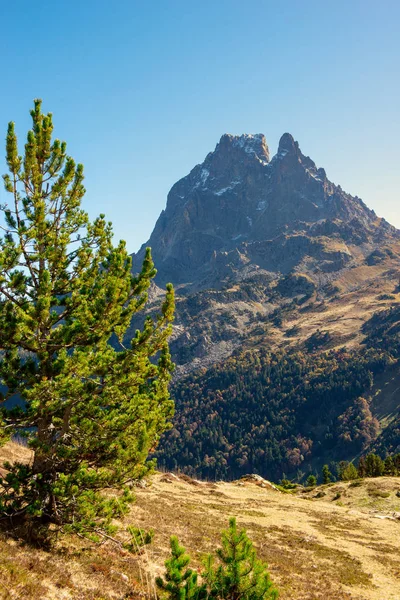 Uma Vista Famoso Pic Midi Ossau Nas Montanhas Dos Pirinéus — Fotografia de Stock