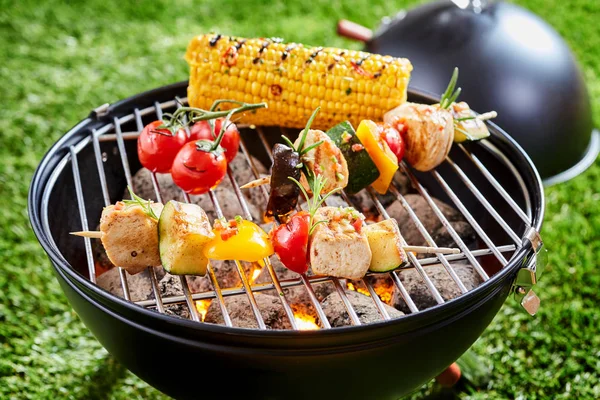 Vegetables Tofu Kebab Grilling Grid Grille Fresh Corn Viewed Close — Stock Photo, Image