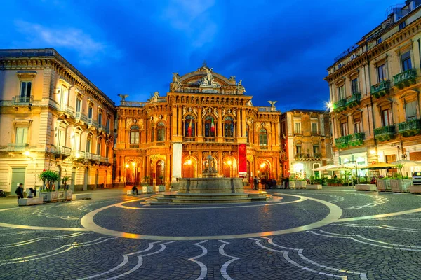 Catania Sicilia Italia Fachada Del Teatro Massimo Bellini Fuente Iluminación — Foto de Stock