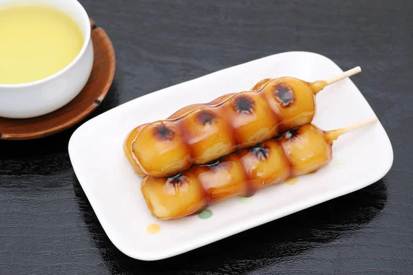 Japońska Cukiernia Mitarashi Dango Dla Tradycyjnego Słodkiego Wizerunku — Zdjęcie stockowe