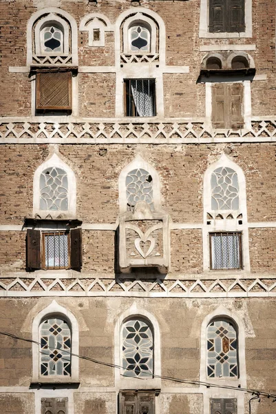 예멘의 역사적인 건물의 전통적인 디자인 — 스톡 사진