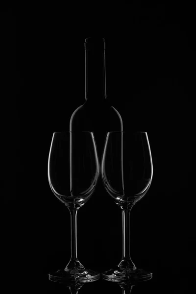 Silhouette Wine Bottle Two Empty Wineglasses Black Background Reflection Contour — Stock Photo, Image