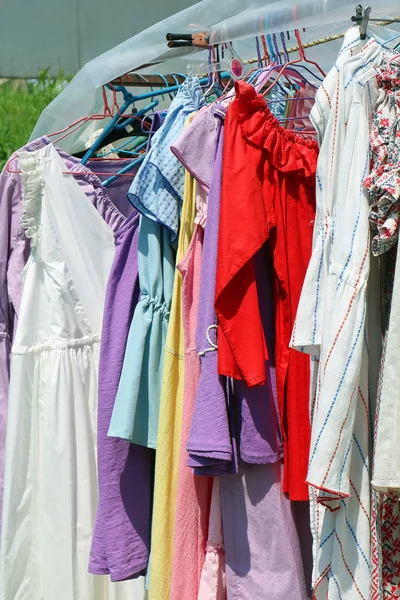 Vêtements Féminins Vendus Extérieur Dans Kiosque Marché Agricole Équitable — Photo