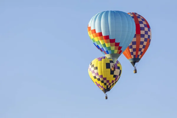 Globos Multicolores Aire Caliente Cielo Azul —  Fotos de Stock