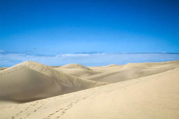 Região Deserto Com Dunas Sob Céu Azul — Fotografia de Stock