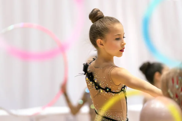 Niza Niña Gimnasta Realizando Baile Con Aro Saludable Infancia Activa — Foto de Stock