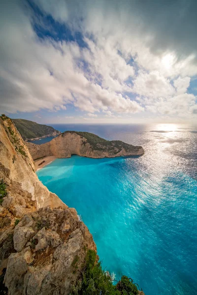 希腊桑特岛夏季沉船湾悬崖的壮丽景色 — 图库照片