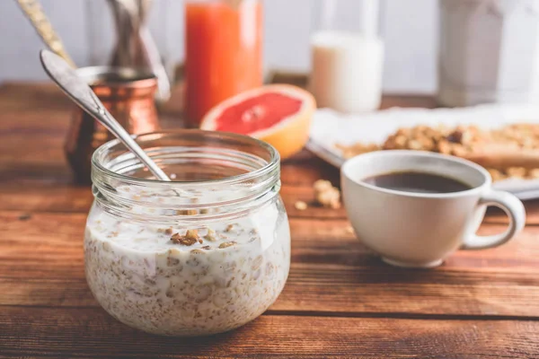 Gesundes Frühstück Mit Hausgemachtem Müsli Türkischem Kaffee Obst Und Frisch — Stockfoto