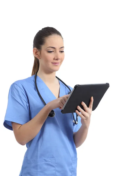 Allvarlig Sjuksköterska Isolerad Vit Bakgrund Med Hjälp Tablett — Stockfoto