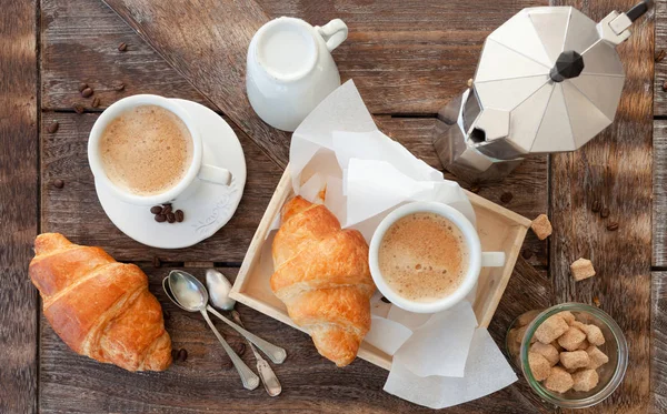 Xícaras Café Fresco Com Cubos Açúcar Mascavo Croissants — Fotografia de Stock