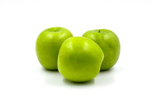 Gröna Äpplen Isolerade Vit Bakgrund — Stockfoto
