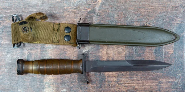 Ένα Trench Knife Ήταν Ένα Ww11 Αμερικανικό Στρατιωτικό Μαχαίρι Μάχης — Φωτογραφία Αρχείου