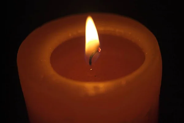 Velas Chama Perto Fundo Preto — Fotografia de Stock