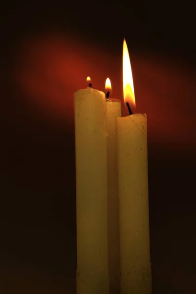 Velas Chama Perto Fundo Preto — Fotografia de Stock