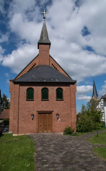 Christus Εκκλησία Στη Γερμανική Πόλη Korbach Συννεφιασμένο Ουρανό — Φωτογραφία Αρχείου