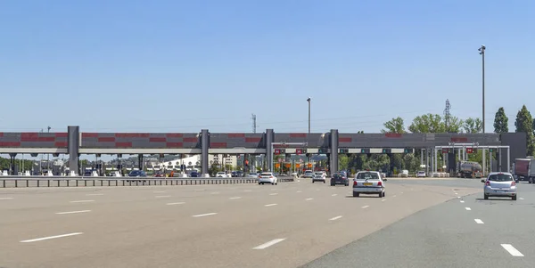Soligt Landskap Visar Tullstation Motorväg Frankrike — Stockfoto