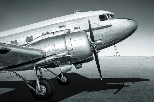 Pistteki Tarihi Uçak — Stok fotoğraf