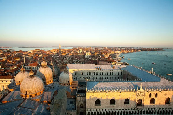 Vista Aérea Veneza Amanhecer Itália Vista Ducal Palácio Marco Italiano — Fotografia de Stock