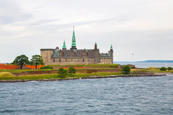 Dánský Přístav Helsingor Hradem Kronborg Pozadí Hrad Kronborg Břehu Helsingoru — Stock fotografie