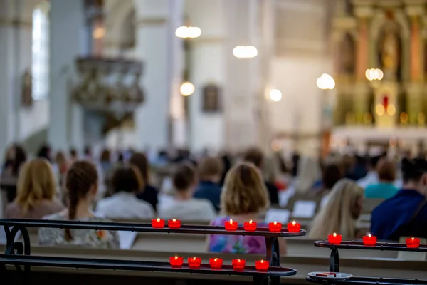 Cérémonie Mariage Église Brûler Des Bougies Dans Église Pendant Cérémonie — Photo