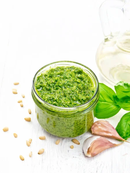 Salsa Pesto Frasco Vidrio Piñones Ajo Albahaca Verde Aceite Oliva —  Fotos de Stock