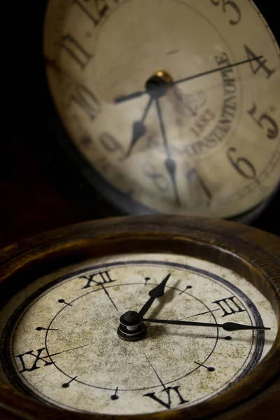 Conceito Tempo Passado Com Algum Relógio Antigo — Fotografia de Stock