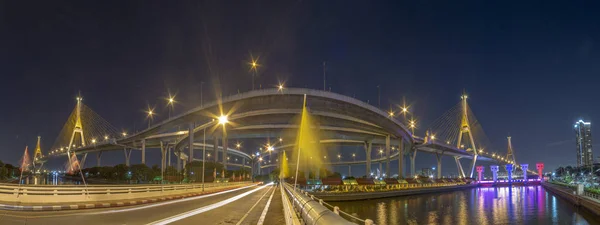 Bhumibol Bridge Rzeka Chao Phraya Włącz Światła Wielu Kolorach Nocy — Zdjęcie stockowe