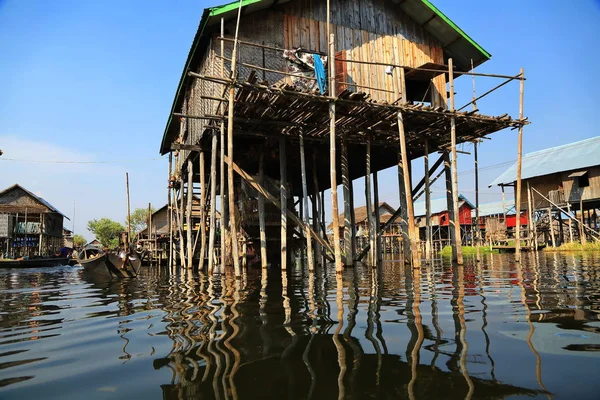 Huizen Aan Het Inle Meer Myanmar — Stockfoto