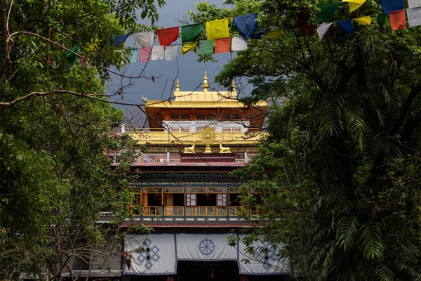 Telhado Templo Budista Instituto Norbulinka Dharamsala Índia — Fotografia de Stock
