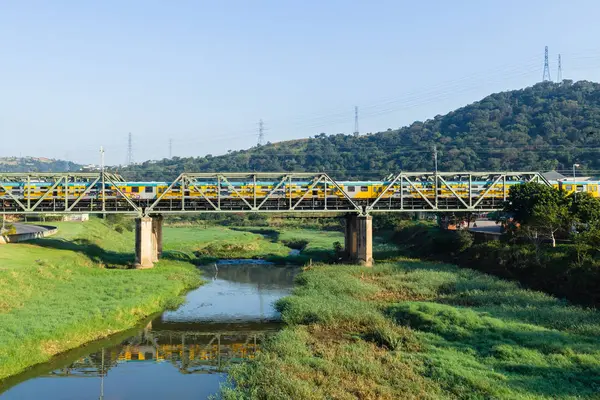 Ponte Ferroviária Closeup Aço Trilhos Estrutura Rio Cruzamento Cidade Campo — Fotografia de Stock