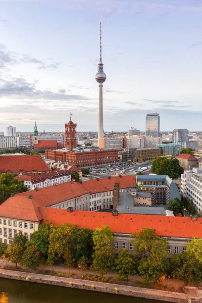 Berlino Skyline Torre Municipio Germania Formato Ritratto Città — Foto Stock